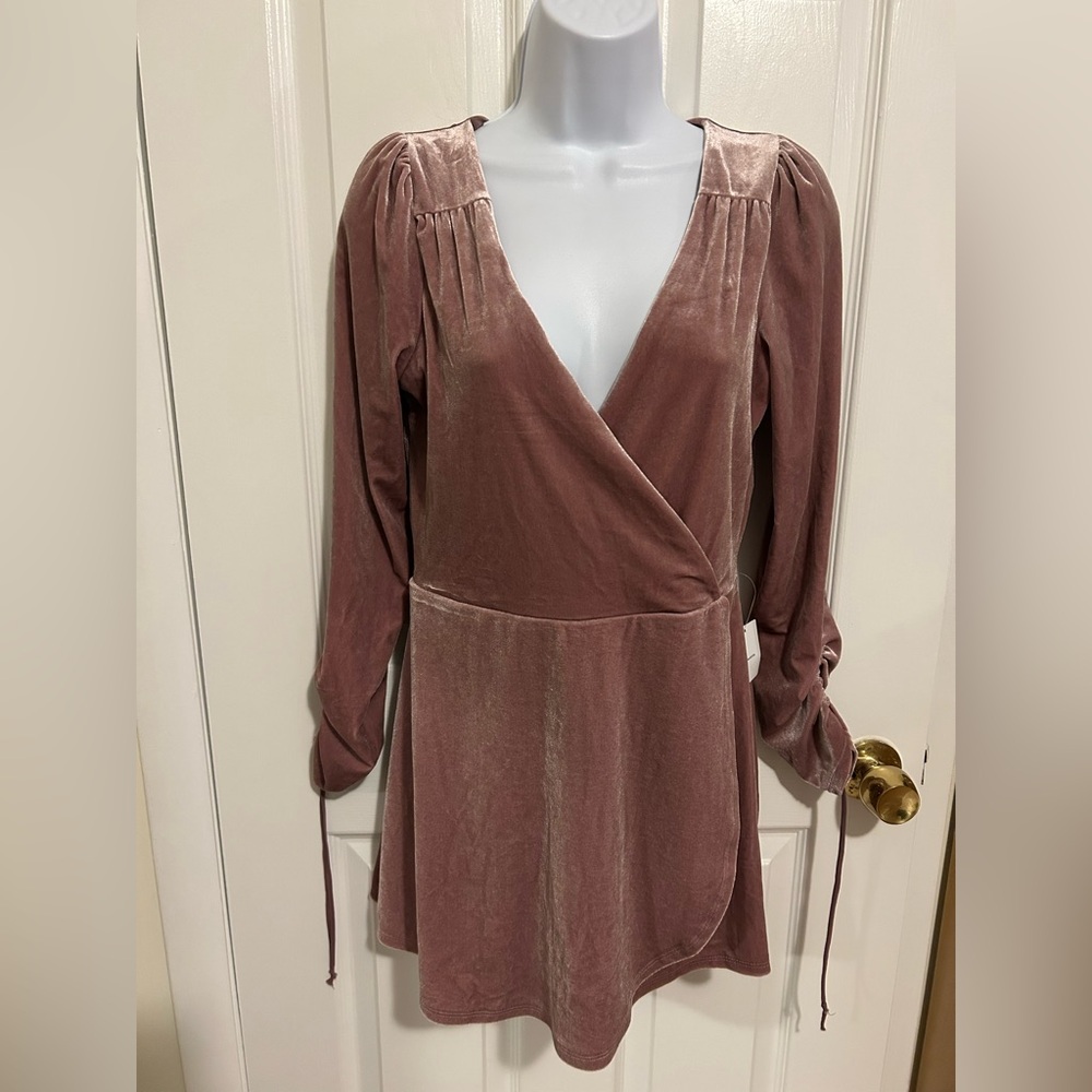 NWT urban outfitters mauve velvet long sleeve romper